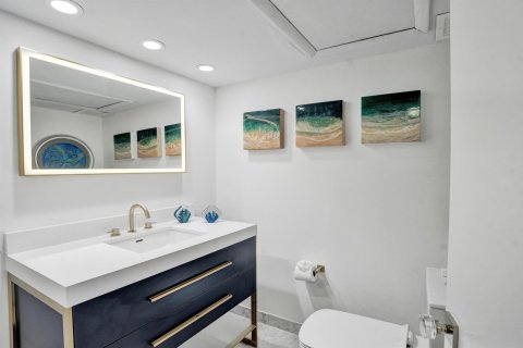 Condo in Fort Lauderdale, Florida, 3 bedrooms  № 2303579 - photo 12