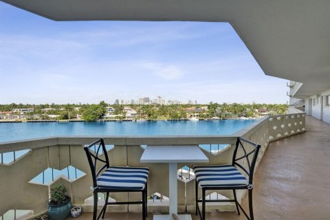 Condo in Fort Lauderdale, Florida, 3 bedrooms  № 2303579 - photo 3