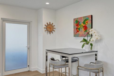 Condo in Fort Lauderdale, Florida, 3 bedrooms  № 2303579 - photo 29