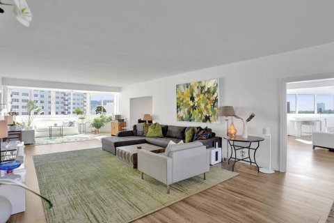 Condo in Fort Lauderdale, Florida, 3 bedrooms  № 2303579 - photo 18