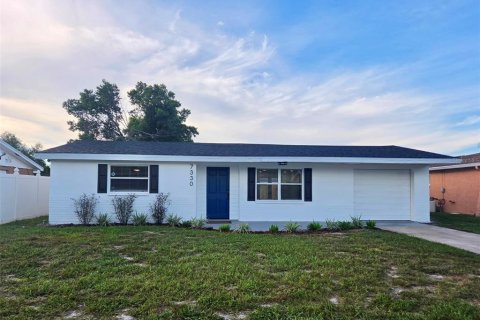 House in Port Richey, Florida 2 bedrooms, 81.75 sq.m. № 2388130