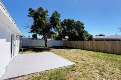 House in Port Richey, Florida 2 bedrooms, 81.75 sq.m. № 2388130 - photo 19