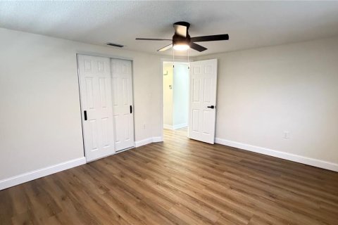 House in Port Richey, Florida 2 bedrooms, 81.75 sq.m. № 2388130 - photo 10