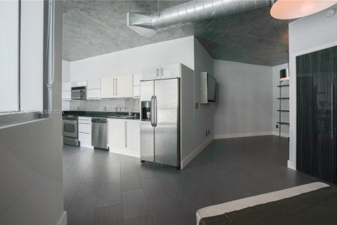 Condo in Miami, Florida  № 2040496 - photo 2