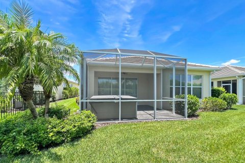 House in Cape Coral, Florida 3 bedrooms, 178.93 sq.m. № 1254434 - photo 17