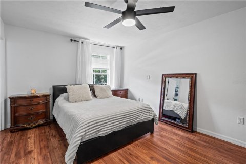 Condo in Gainesville, Florida, 2 bedrooms № 2226041 - photo 18