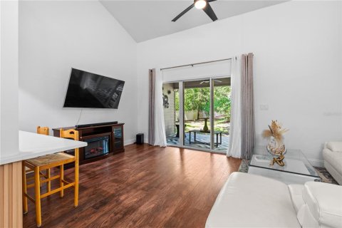 Condo in Gainesville, Florida, 2 bedrooms № 2226041 - photo 7