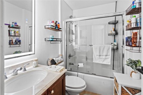 Condo in Gainesville, Florida, 2 bedrooms № 2226041 - photo 19