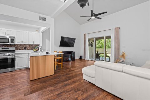 Condo in Gainesville, Florida, 2 bedrooms № 2226041 - photo 5