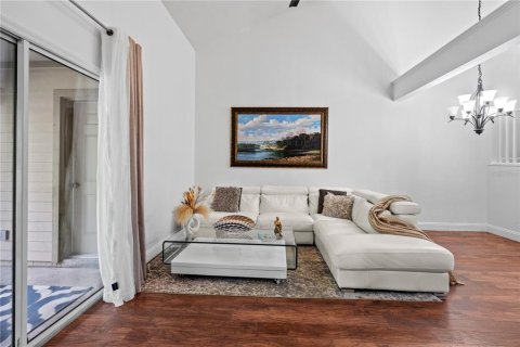 Condo in Gainesville, Florida, 2 bedrooms № 2226041 - photo 21