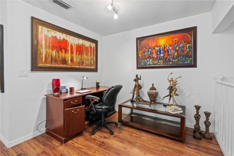Condo in Gainesville, Florida, 2 bedrooms № 2226041 - photo 17