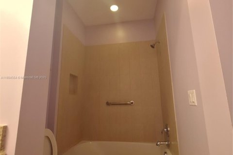 Villa ou maison à vendre à Port St. Lucie, Floride: 2 chambres, 150.13 m2 № 1947002 - photo 9