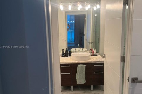 Купить кондоминиум в Майами, Флорида 1 спальня, 74.88м2, № 1958774 - фото 3