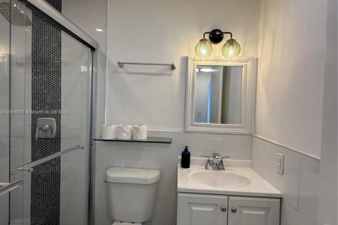 House in Miami Beach, Florida 2 bedrooms, 60.39 sq.m. № 1952496 - photo 10