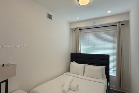 House in Miami Beach, Florida 2 bedrooms, 60.39 sq.m. № 1952496 - photo 13