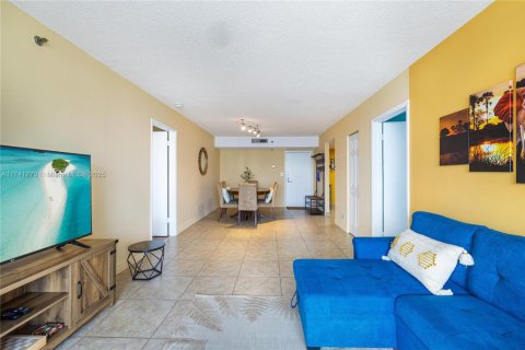 Copropriété à vendre à Aventura, Floride: 2 chambres, 91.97 m2 № 1859887 - photo 25