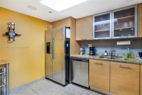 Copropriété à vendre à Aventura, Floride: 2 chambres, 91.97 m2 № 1859887 - photo 3