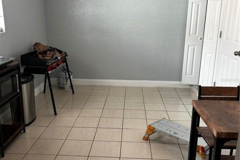 House in Orlando, Florida 4 bedrooms, 135.54 sq.m. № 1888542 - photo 7