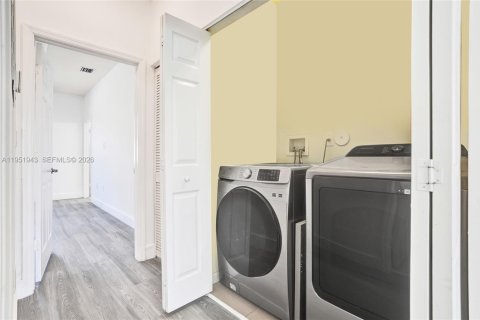 Снять в аренду таунхаус в Хомстед, Флорида 3 спальни, 161.65м2, № 2006095 - фото 20