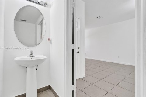 Снять в аренду таунхаус в Хомстед, Флорида 3 спальни, 161.65м2, № 2006095 - фото 5