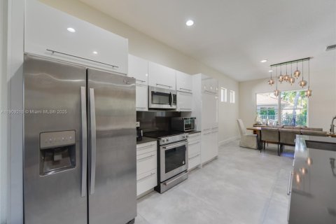 Villa ou maison à vendre à Weston, Floride: 3 chambres, 187.57 m2 № 1964817 - photo 15