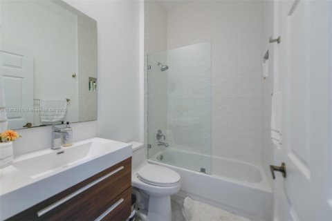 Villa ou maison à vendre à Weston, Floride: 3 chambres, 187.57 m2 № 1964817 - photo 30