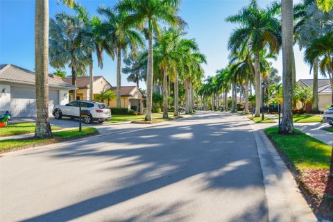 Villa ou maison à vendre à Weston, Floride: 3 chambres, 187.57 m2 № 1964817 - photo 10
