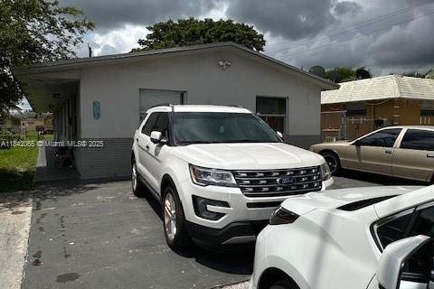 House in Hallandale Beach, Florida 35.3 sq.m. № 2016743 - photo 9