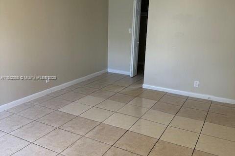 House in Hallandale Beach, Florida 35.3 sq.m. № 2016743 - photo 5