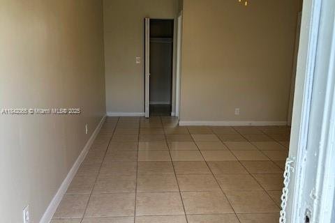 House in Hallandale Beach, Florida 35.3 sq.m. № 2016743 - photo 4