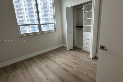 Apartment in Miami, Florida 3 bedrooms, 138.24 sq.m. № 2031006 - photo 10