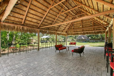 Купить виллу или дом в Брейдентон, Флорида 7 комнат, 659.79м2, № 2104489 - фото 13