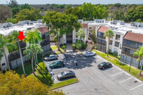 Condominio en venta en Tamarac, Florida, 2 dormitorios, 96.62 m2 № 1065481 - foto 1