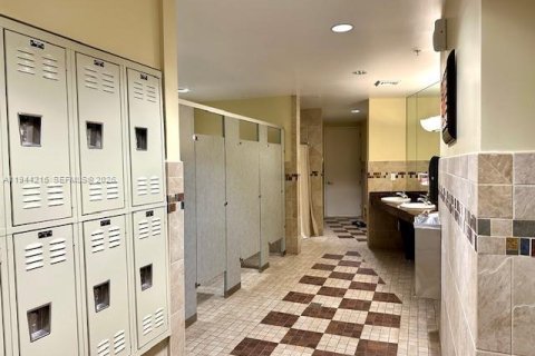 Condominio en alquiler en Hallandale Beach, Florida, 2 dormitorios, 100.43 m2 № 2054217 - foto 12