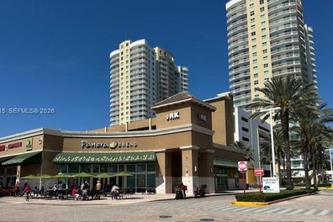 Condominio en Hallandale Beach, Florida, 2 dormitorios  № 2054217