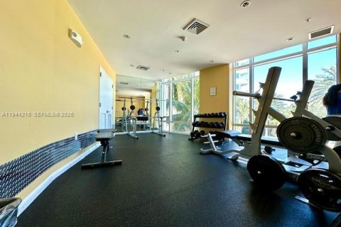 Condominio en alquiler en Hallandale Beach, Florida, 2 dormitorios, 100.43 m2 № 2054217 - foto 11