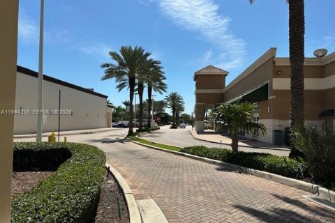 Condominio en alquiler en Hallandale Beach, Florida, 2 dormitorios, 100.43 m2 № 2054217 - foto 5