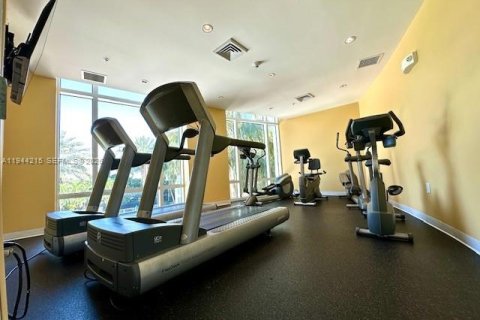 Condominio en alquiler en Hallandale Beach, Florida, 2 dormitorios, 100.43 m2 № 2054217 - foto 9