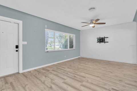 Casa en venta en Saint Petersburg, Florida, 3 dormitorios, 134.62 m2 № 1516196 - foto 6