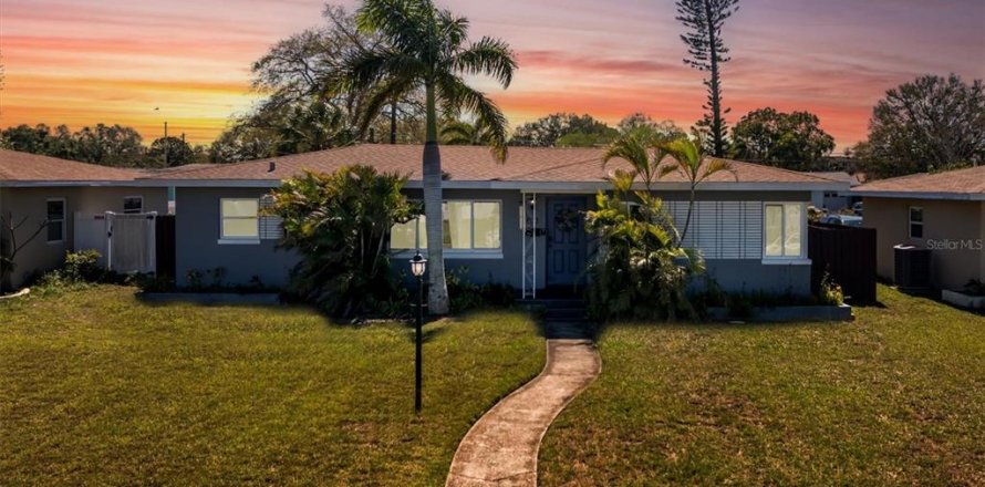 Casa en Saint Petersburg, Florida 3 dormitorios, 134.62 m2 № 1516196