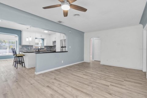 Villa ou maison à vendre à Saint Petersburg, Floride: 3 chambres, 134.62 m2 № 1516196 - photo 8