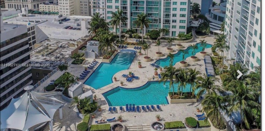 Кондоминиум с 1 спальней в Майами, Флорида № 2049251