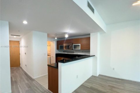 Снять в аренду кондоминиум в Майами, Флорида 1 спальня, 74.88м2, № 2049251 - фото 11