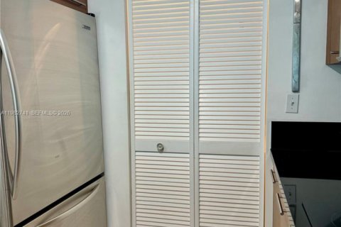 Снять в аренду кондоминиум в Майами, Флорида 1 спальня, 74.88м2, № 2049251 - фото 10