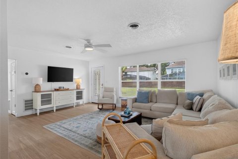 Casa en venta en Altamonte Springs, Florida, 3 dormitorios, 119.38 m2 № 2290957 - foto 14
