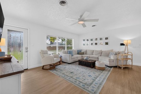 Casa en venta en Altamonte Springs, Florida, 3 dormitorios, 119.38 m2 № 2290957 - foto 13