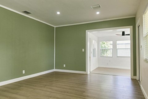 Villa ou maison à vendre à Lantana, Floride: 3 chambres, 96.9 m2 № 2244817 - photo 2