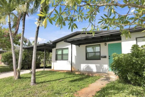Villa ou maison à Lantana, Floride 3 chambres, 96.9 m2 № 2244817