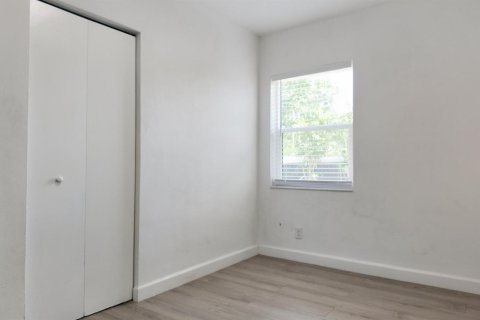 Villa ou maison à vendre à Lantana, Floride: 3 chambres, 96.9 m2 № 2244817 - photo 8