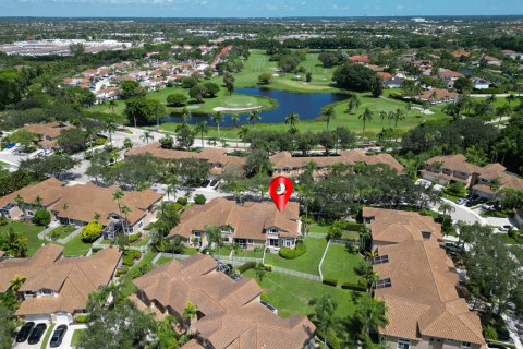 Townhouse in Pembroke Pines, Florida 3 bedrooms, 156.73 sq.m. № 2176253